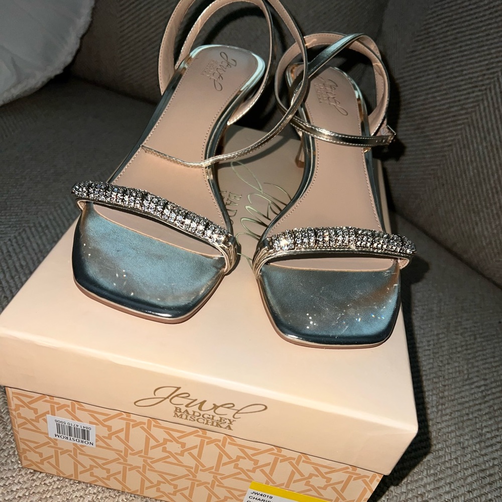 Jewel by Badgley Mischka evening shoes